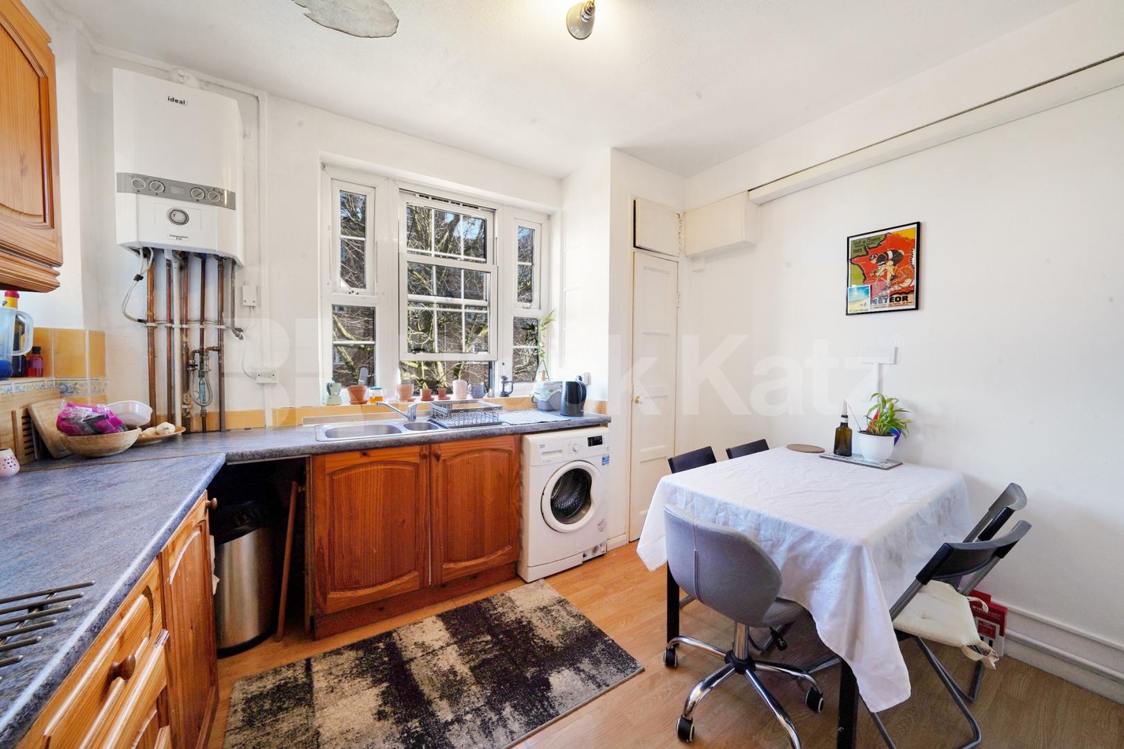 Superbly located Mid-Century development  Doddington Grove, Kennington